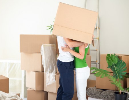 Local movers planning access and parking for a Brondesbury removal