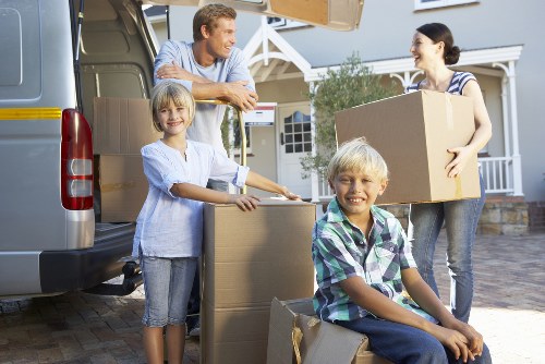 Local moving support for homes and offices in Brondesbury